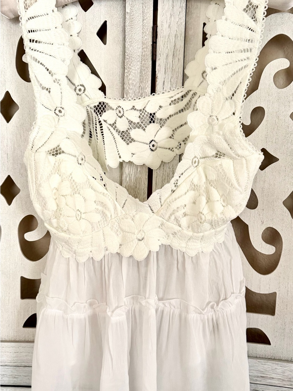 Free People Petal Party Shapeless Cami - Cream Crochet Tiered Ruffle Tank Size M - Picture 4 of 6